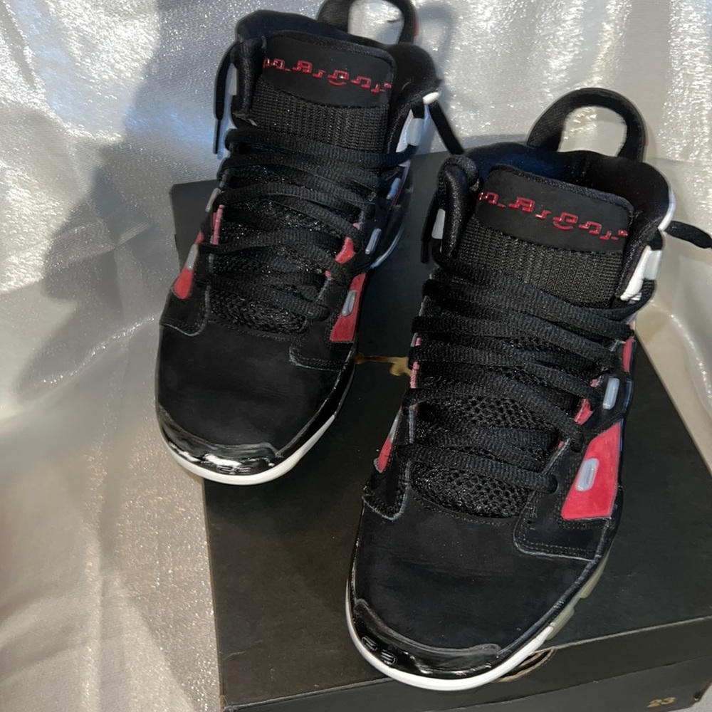Jordan 6-17-23 sneakers size 6 youth